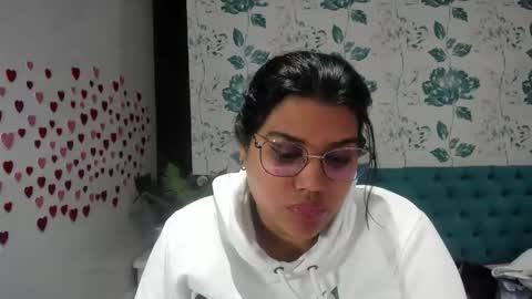 Snapshot of lindabreexlove chatting on January 26, 2025, 8:23 pm online show from January 26, 2025, 8:23 pm