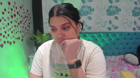 Snapshot of lindabreexlove chatting on January 30, 2025, 7:15 pm online show from January 30, 2025, 7:15 pm