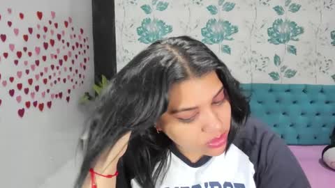 Snapshot of lindabreexlove chatting on February 3, 2025, 6:49 pm online show from February 3, 2025, 6:49 pm