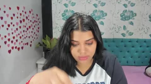 Snapshot of lindabreexlove chatting on February 3, 2025, 10:00 pm online show from February 3, 2025, 10:00 pm