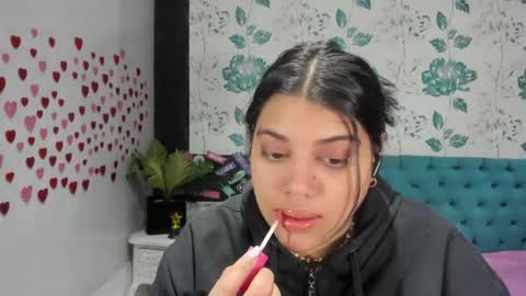 Snapshot of lindabreexlove chatting on February 14, 2025, 4:31 pm online show from February 14, 2025, 4:31 pm