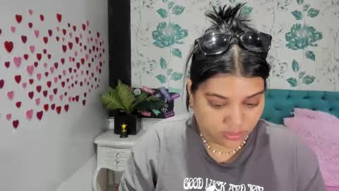 Snapshot of lindabreexlove chatting on February 15, 2025, 6:33 pm online show from February 15, 2025, 6:33 pm