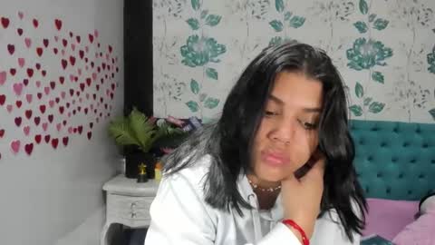 Snapshot of lindabreexlove chatting on February 17, 2025, 2:15 pm online show from February 17, 2025, 2:15 pm