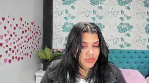 Snapshot of lindabreexlove chatting on February 18, 2025, 5:53 pm online show from February 18, 2025, 5:53 pm