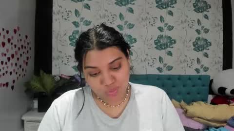 Snapshot of lindabreexlove chatting on February 20, 2025, 9:53 pm online show from February 20, 2025, 9:53 pm