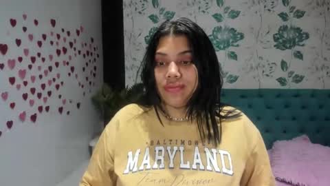 Snapshot of lindabreexlove chatting on March 2, 2025, 5:44 am online show from March 2, 2025, 5:44 am