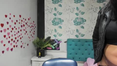 Snapshot of lindabreexlove chatting on March 3, 2025, 3:53 pm online show from March 3, 2025, 3:53 pm