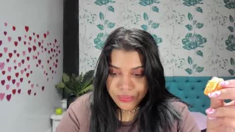 Snapshot of lindabreexlove chatting on March 5, 2025, 3:07 pm online show from March 5, 2025, 3:07 pm