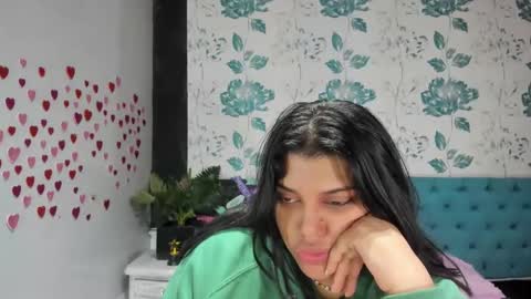 Snapshot of lindabreexlove chatting on March 11, 2025, 7:36 pm online show from March 11, 2025, 7:36 pm