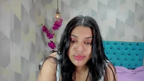 Snapshot of lindabreexlove chatting on November 2, 2025, 12:40 pm online show from November 2, 2025, 12:40 pm