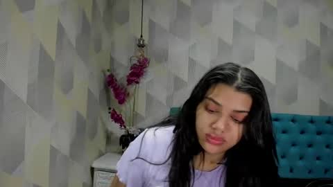 Snapshot of lindabreexlove chatting on November 9, 2025, 12:47 pm online show from November 9, 2025, 12:47 pm