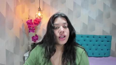 Snapshot of lindabreexlove chatting on November 16, 2025, 1:39 pm online show from November 16, 2025, 1:39 pm