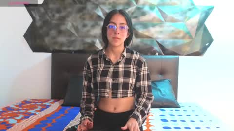 ling ling24 online show from December 6, 2024, 12:05 pm