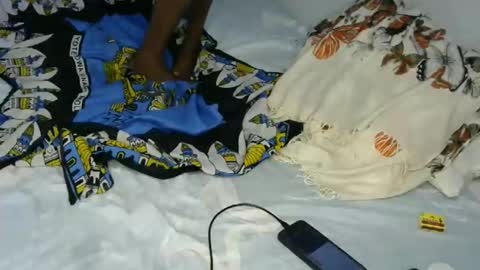 Snapshot of linniecarol chatting on October 31, 2025, 11:06 pm Linniecarol online show from October 31, 2025, 11:06 pm