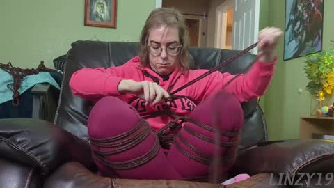 Linzy19 online show from January 17, 2025, 5:08 pm