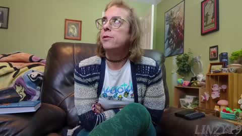 Linzy19 online show from January 24, 2025, 4:49 pm