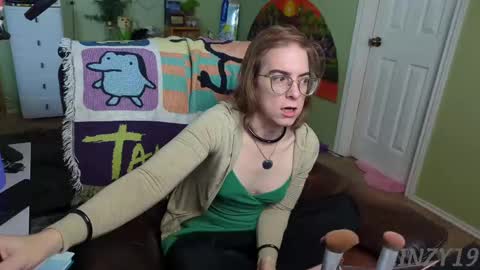 Linzy19 online show from February 20, 2025, 3:52 pm