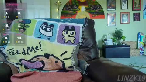 Linzy19 online show from September 17, 2025, 5:25 pm