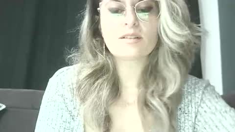 lionessmom online show from October 13, 2025, 9:26 pm