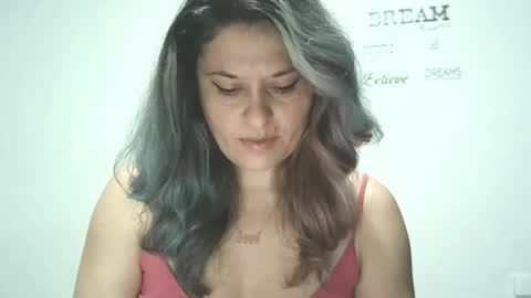 lionessmom online show from November 4, 2025, 5:06 am