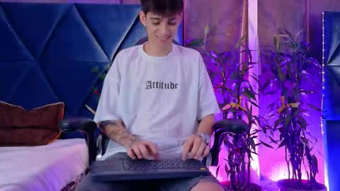 LION FOSTER online show from December 18, 2025, 10:05 pm