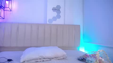 liora_rayne online show from December 1, 2025, 2:00 pm