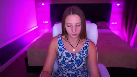 Lia online show from September 17, 2025, 4:52 pm