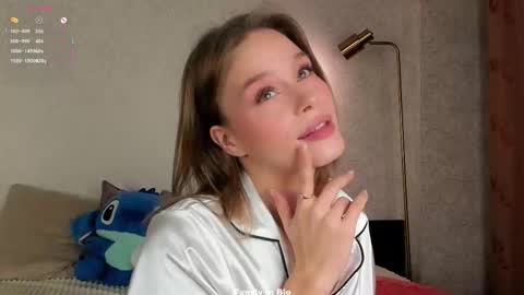 Lina online show from November 10, 2025, 1:26 am