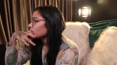 Snapshot of lireesa chatting on February 6, 2025, 3:59 am Lire online show from February 6, 2025, 3:59 am