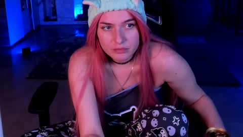 lisa_elfy online show from February 11, 2025, 11:01 pm