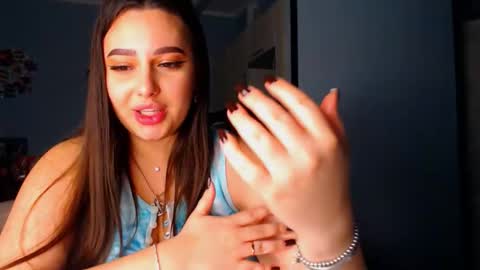 lisa_lady_golden online show from September 18, 2025, 2:35 am