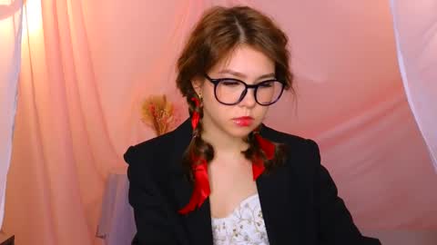  Lisa  online show from February 15, 2025, 8:11 am