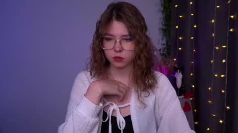  Lisa  online show from November 28, 2025, 8:22 pm