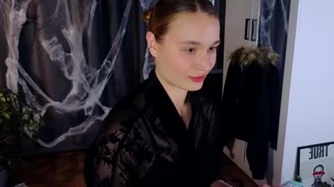 Elisabeth or Lisa online show from October 30, 2025, 8:42 pm