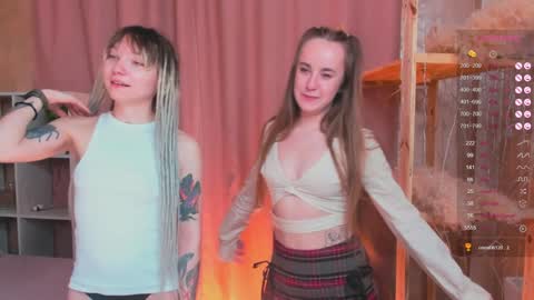 Snapshot of lisanelsona chatting on December 3, 2024, 3:20 am Hello our names are Kate and Alice this is our first day here. online show from December 3, 2024, 3:20 am