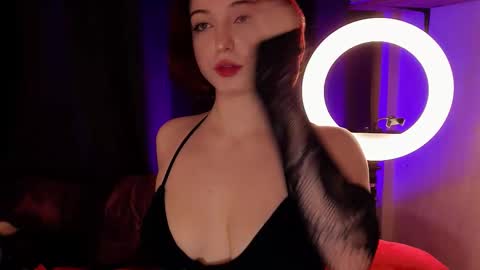 LisaVamp online show from November 16, 2025, 10:15 pm