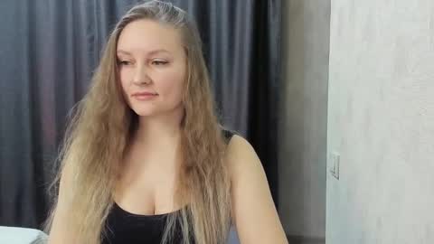 Snapshot of lisavanoranje chatting on November 3, 2025, 11:15 pm Lisa online show from November 3, 2025, 11:15 pm