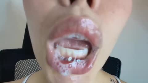 Lisbet online show from November 27, 2025, 7:16 pm