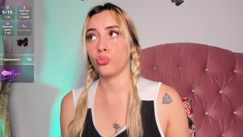 Snapshot of lissa_brown_ chatting on December 3, 2024, 4:58 am Lissa online show from December 3, 2024, 4:58 am