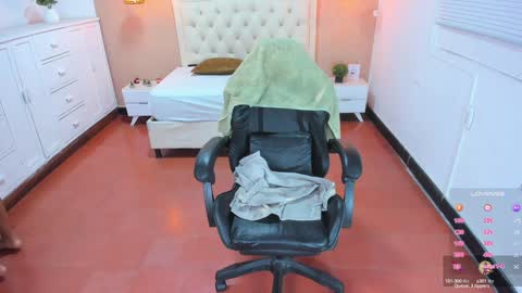 L I S S A  online show from January 17, 2025, 9:39 am