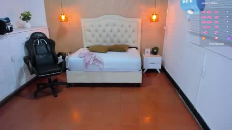 L I S S A  online show from February 11, 2025, 2:46 pm