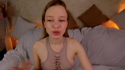 Snapshot of lissa_kitsune chatting on December 3, 2025, 7:49 am Lissa online show from December 3, 2025, 7:49 am