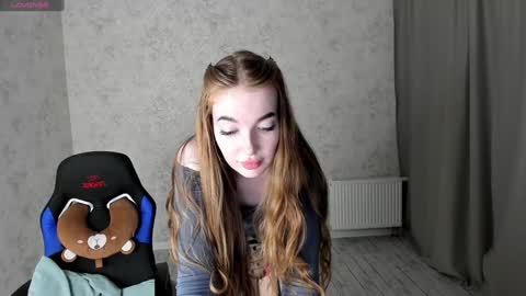 Lissa online show from December 4, 2024, 3:48 am