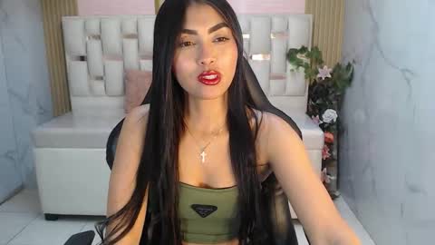 lissandra_s online show from November 18, 2025, 8:46 pm
