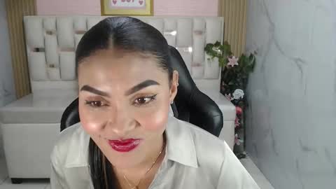 lissandra_s online show from November 20, 2025, 8:19 pm