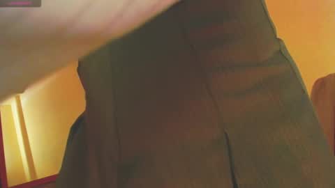 Liss online show from November 28, 2025, 5:04 pm