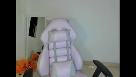 Danni online show from February 5, 2025, 11:50 pm