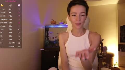 Snapshot of litllle_alis_a chatting on October 11, 2025, 8:18 pm Alisa online show from October 11, 2025, 8:18 pm