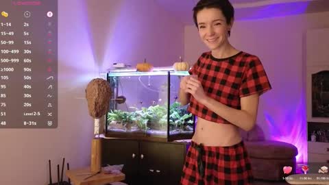 Snapshot of litllle_alis_a chatting on November 12, 2025, 3:56 pm Alisa online show from November 12, 2025, 3:56 pm