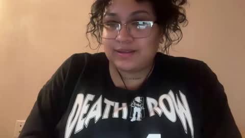 Snapshot of littldeath chatting on October 18, 2025, 2:18 pm littldeath online show from October 18, 2025, 2:18 pm